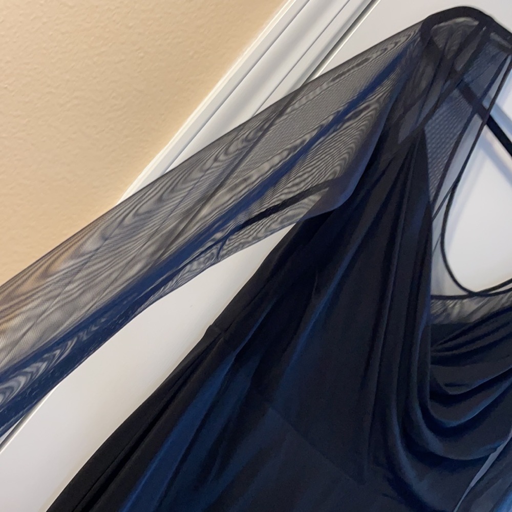 Vera Wang Dress - Picture 2 of 10
